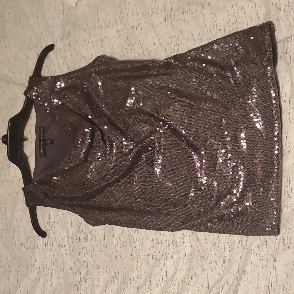 3/$12 White house black market beautiful womens xs sequin top